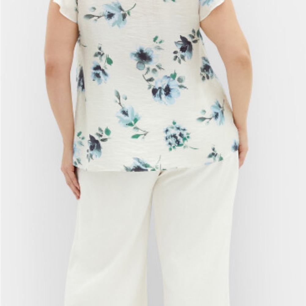 NWT Blue Floral Print Top - Picture 3 of 6